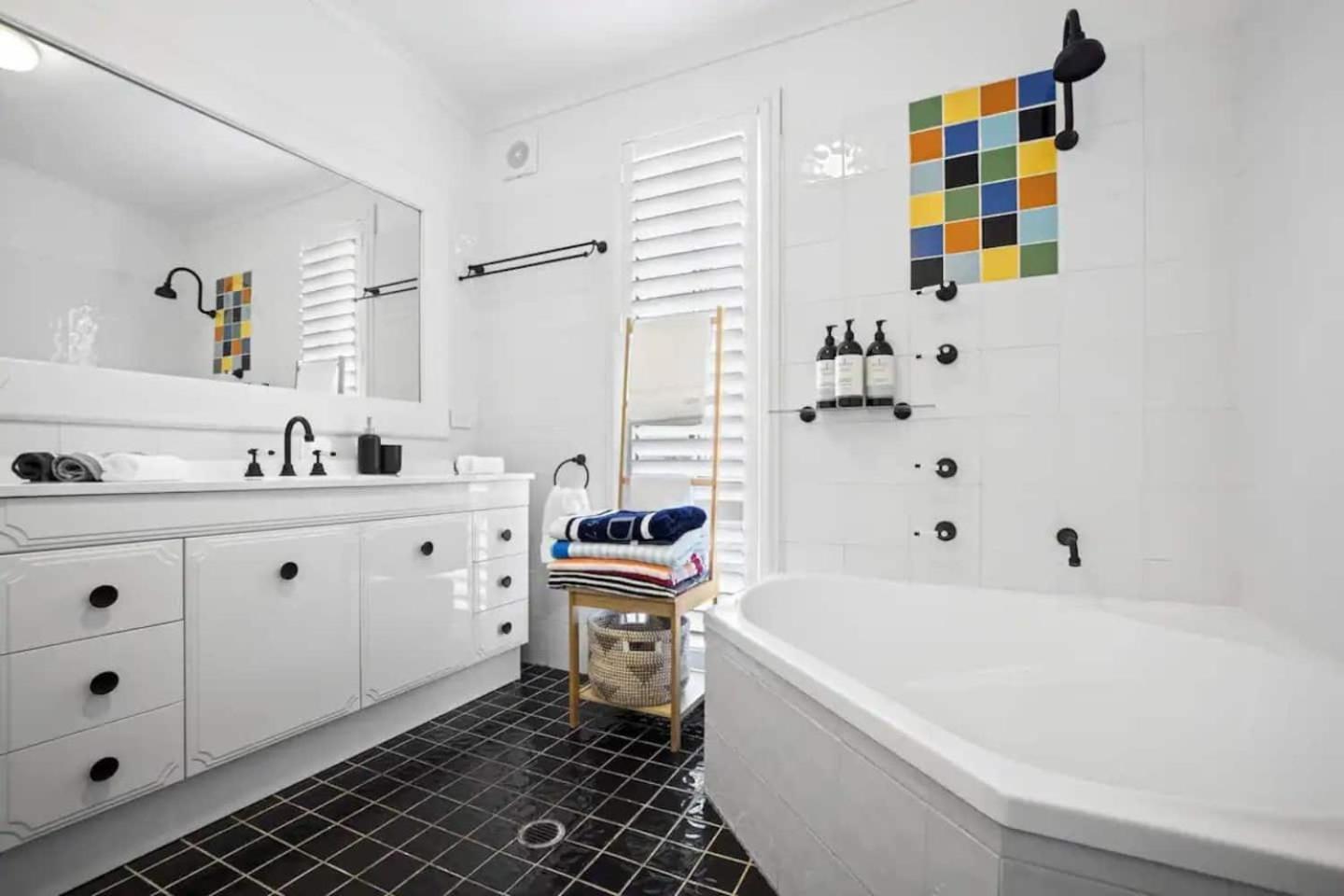 View Retreat Only 7 Minutes To Terrigal Kincumber