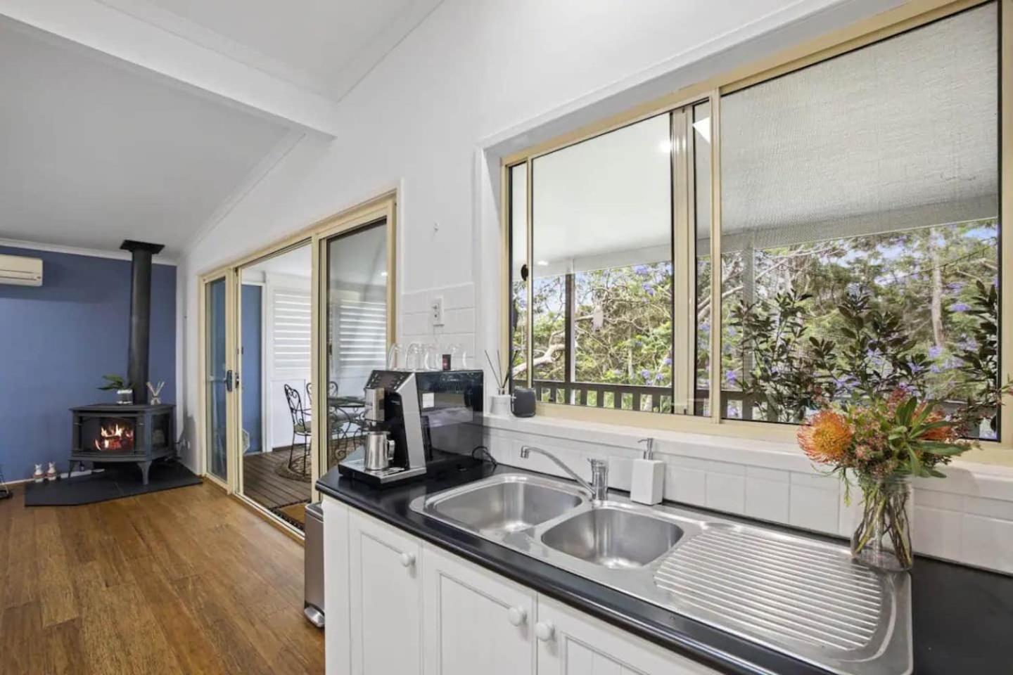 View Retreat Only 7 Minutes To Terrigal *
